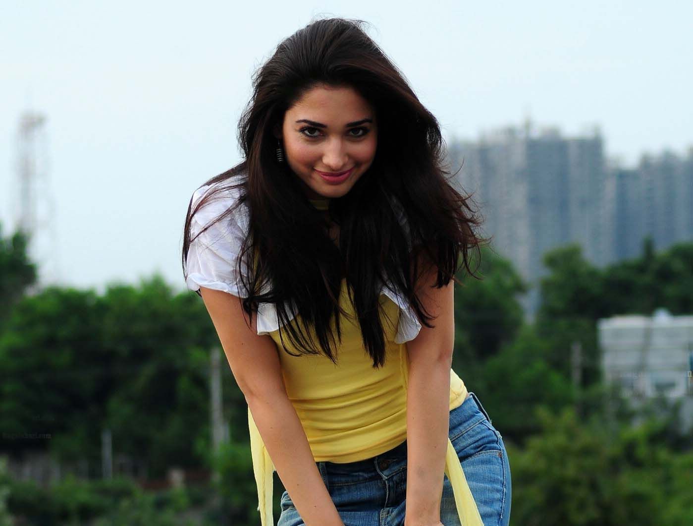 Tamanna Bhatia S Hot - HD Wallpaper 