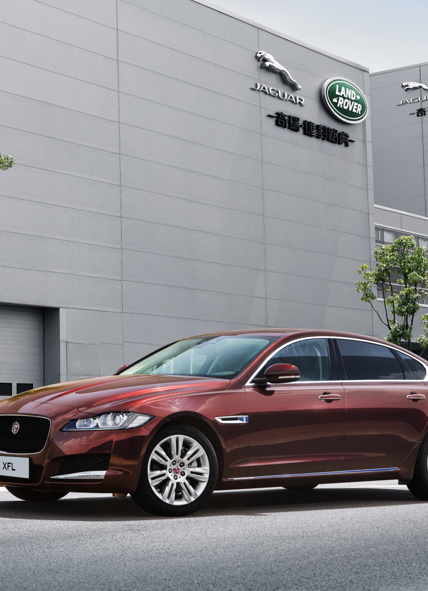 Luxury Sedan, Jaguar Xf, Wallpaper - Wine Color Jaguar - HD Wallpaper 