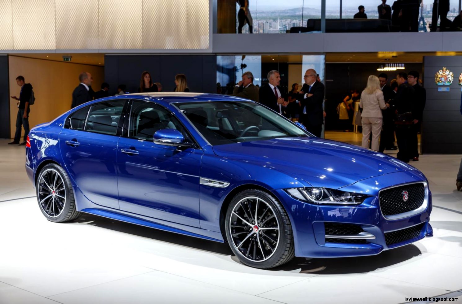 Jaguar Xe Wallpaper Hd Free Download - 2017 Jaguar Xe Blue - HD Wallpaper 