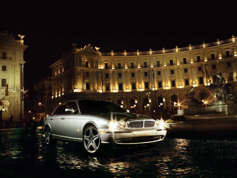2007 Jaguar Xj Thumbnail Image - Piazza Della Repubblica - HD Wallpaper 