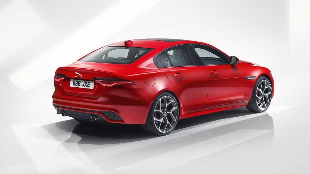 Jaguar Xe Facelift Rear View - Jaguar Xe R Dynamic S - HD Wallpaper 