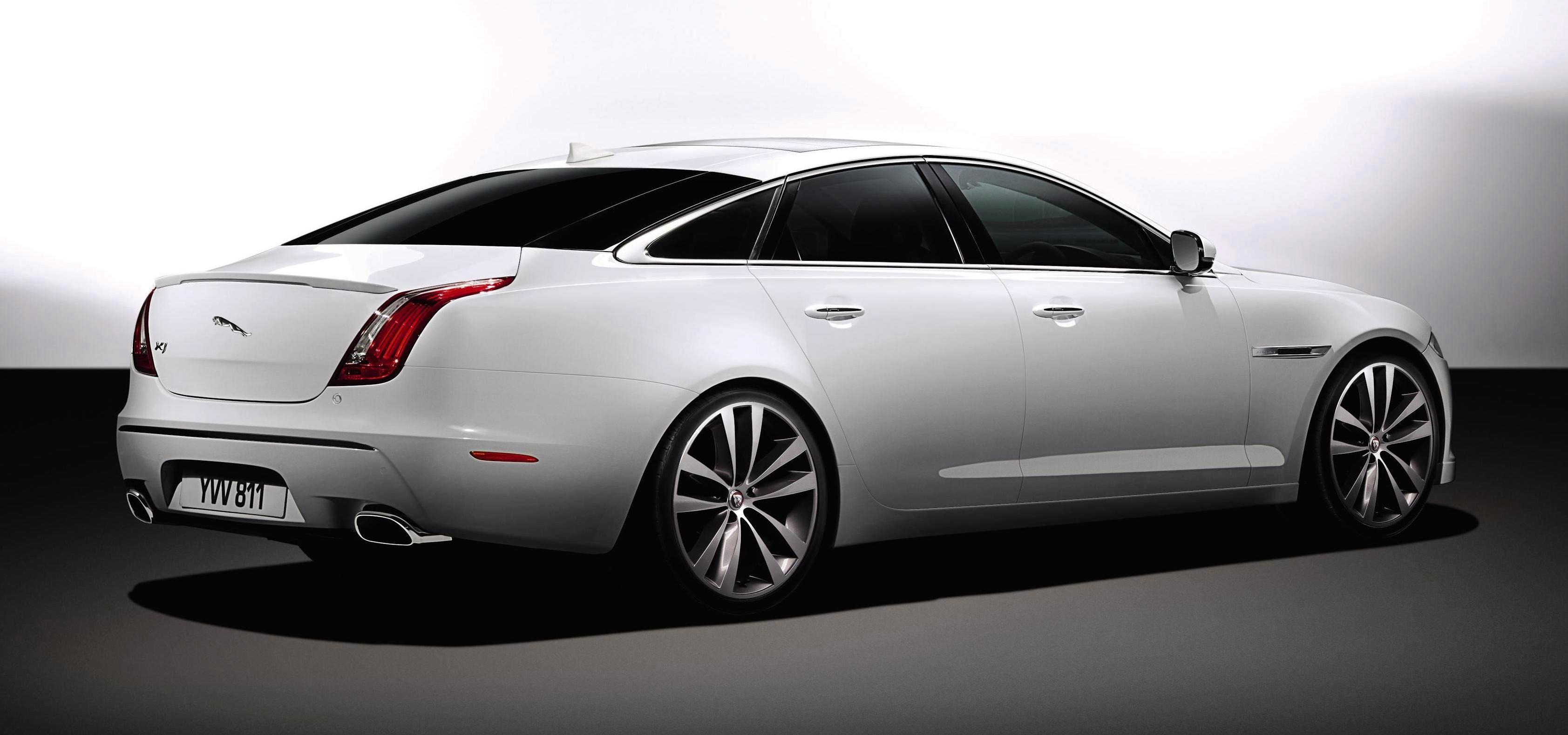 White Jaguar Xj Pictures - Jaguar Xj 2015 White - HD Wallpaper 
