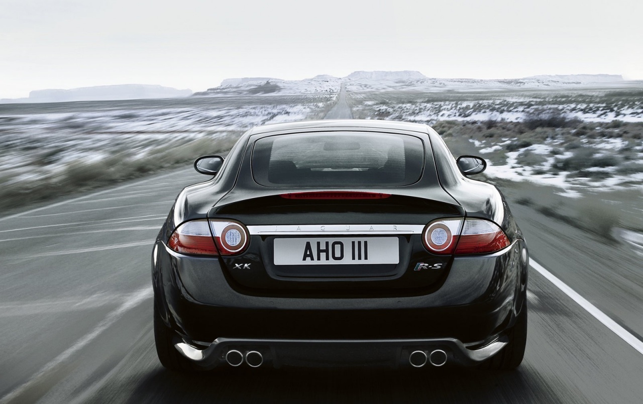 Black Jaguar Xkr Rear Speeding Wallpapers - Reverse Camera On Number Plate - HD Wallpaper 