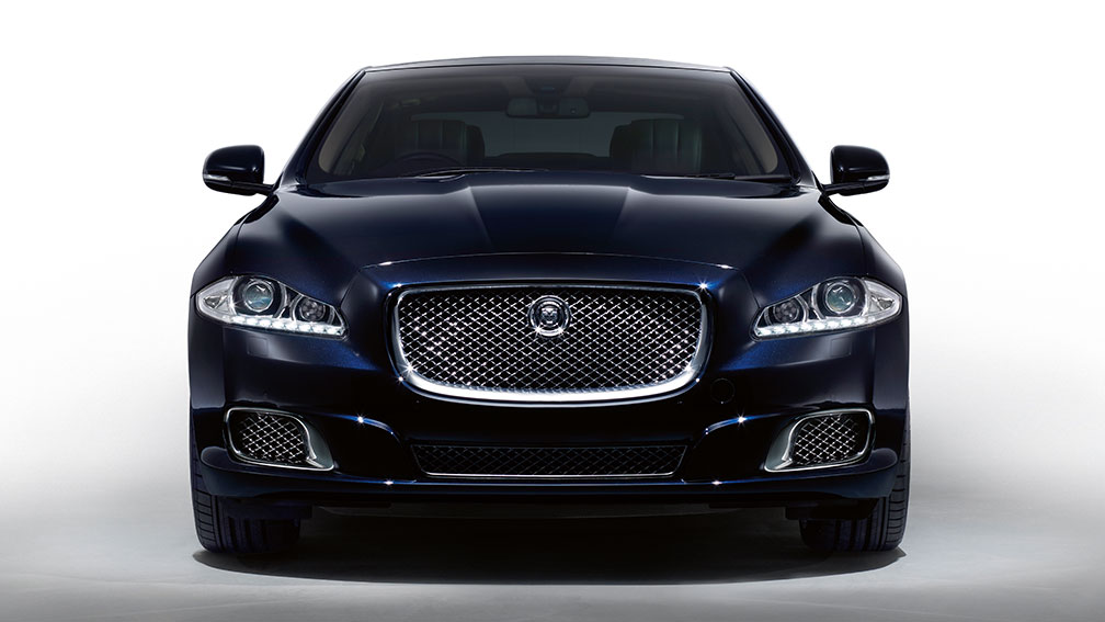 Jaguar Xj Ultimate Image Gallery Interior Exterior - Case Study On Tata Motors - HD Wallpaper 