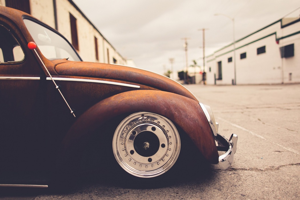Classic Volkswagen Beetle - Biege Vw Beetle Slammed - HD Wallpaper 