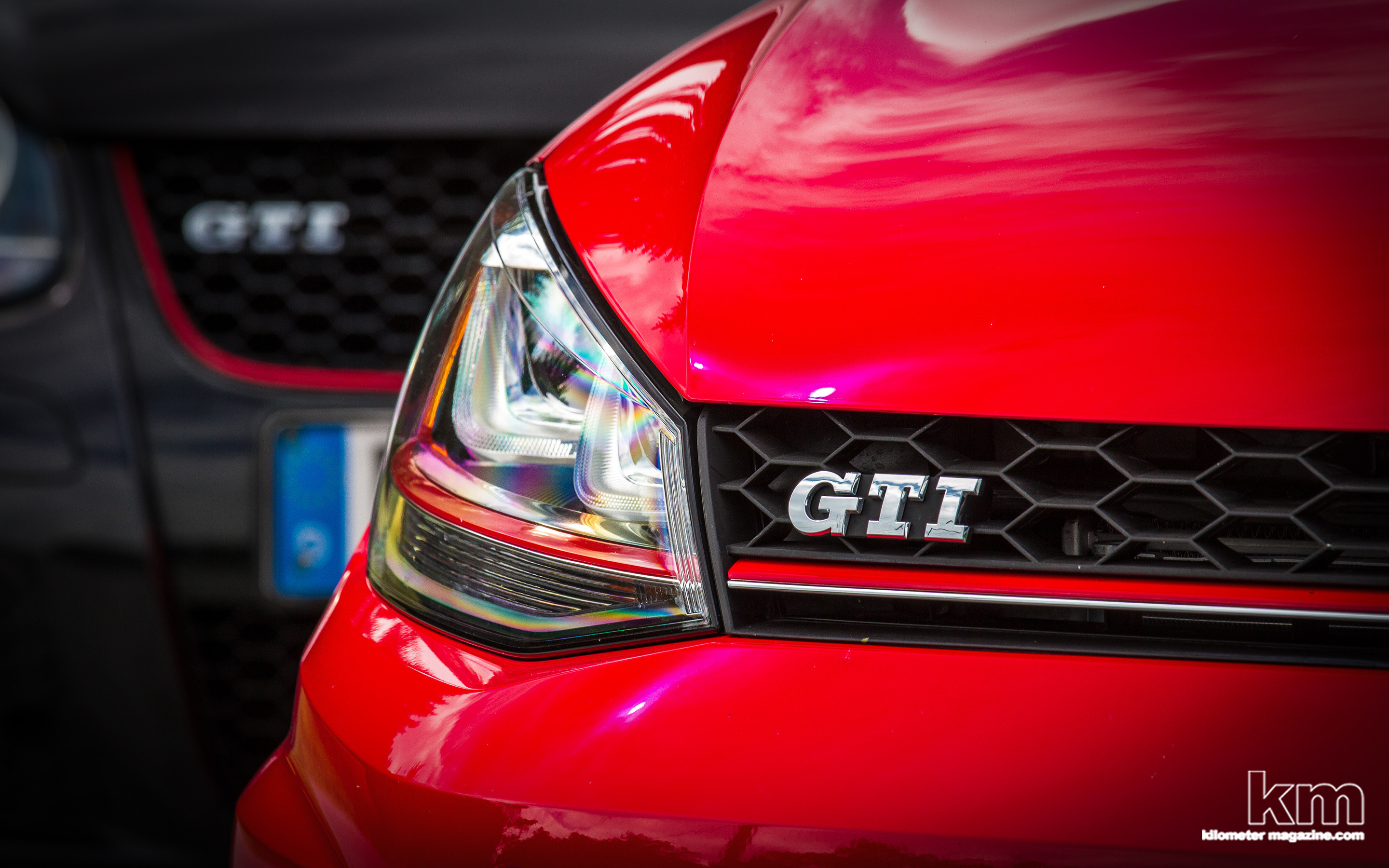 2 Generations Of Volkswagen Gti Wallpaper - HD Wallpaper 