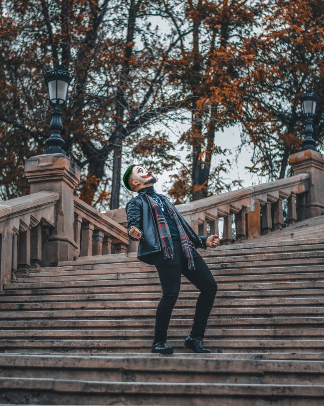 Joker Cosplay, Make-up, Stairs, Man, Jean Jacket, Scarf, - Joker Stairs Wallpaper Phone - HD Wallpaper 