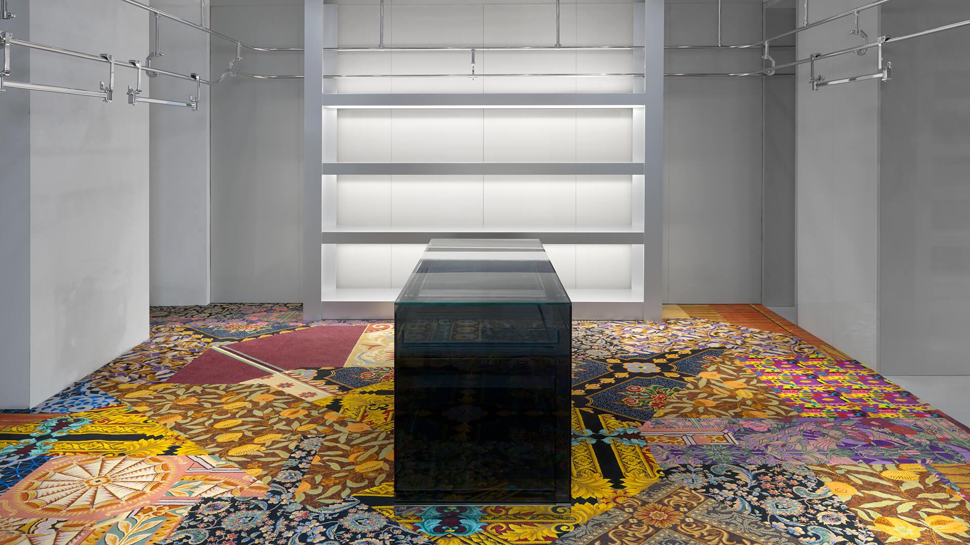 Milan Balenciaga Flagship Store - HD Wallpaper 