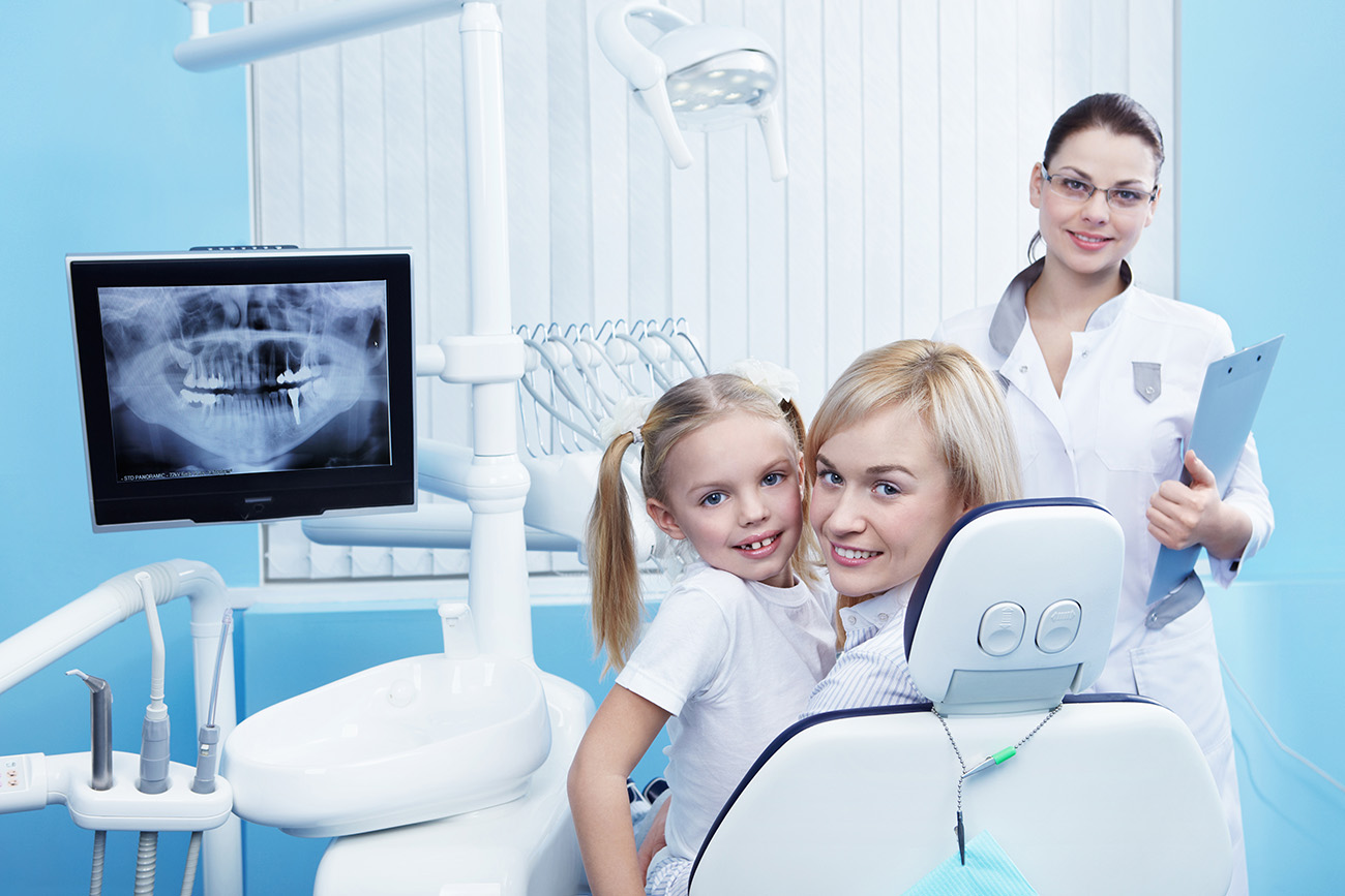 Looking At Dental Clinic - Dental Service - HD Wallpaper 