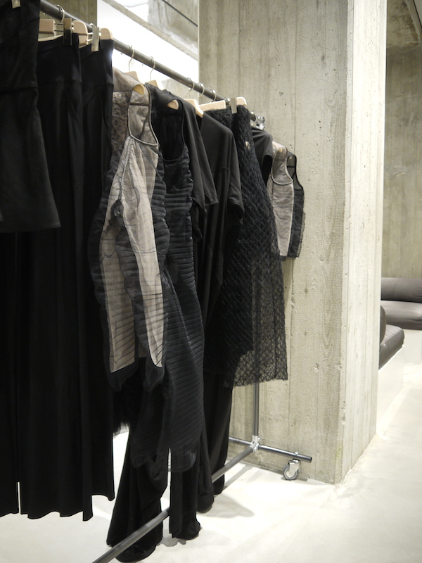 Rick Owens Clothes Hanger - HD Wallpaper 