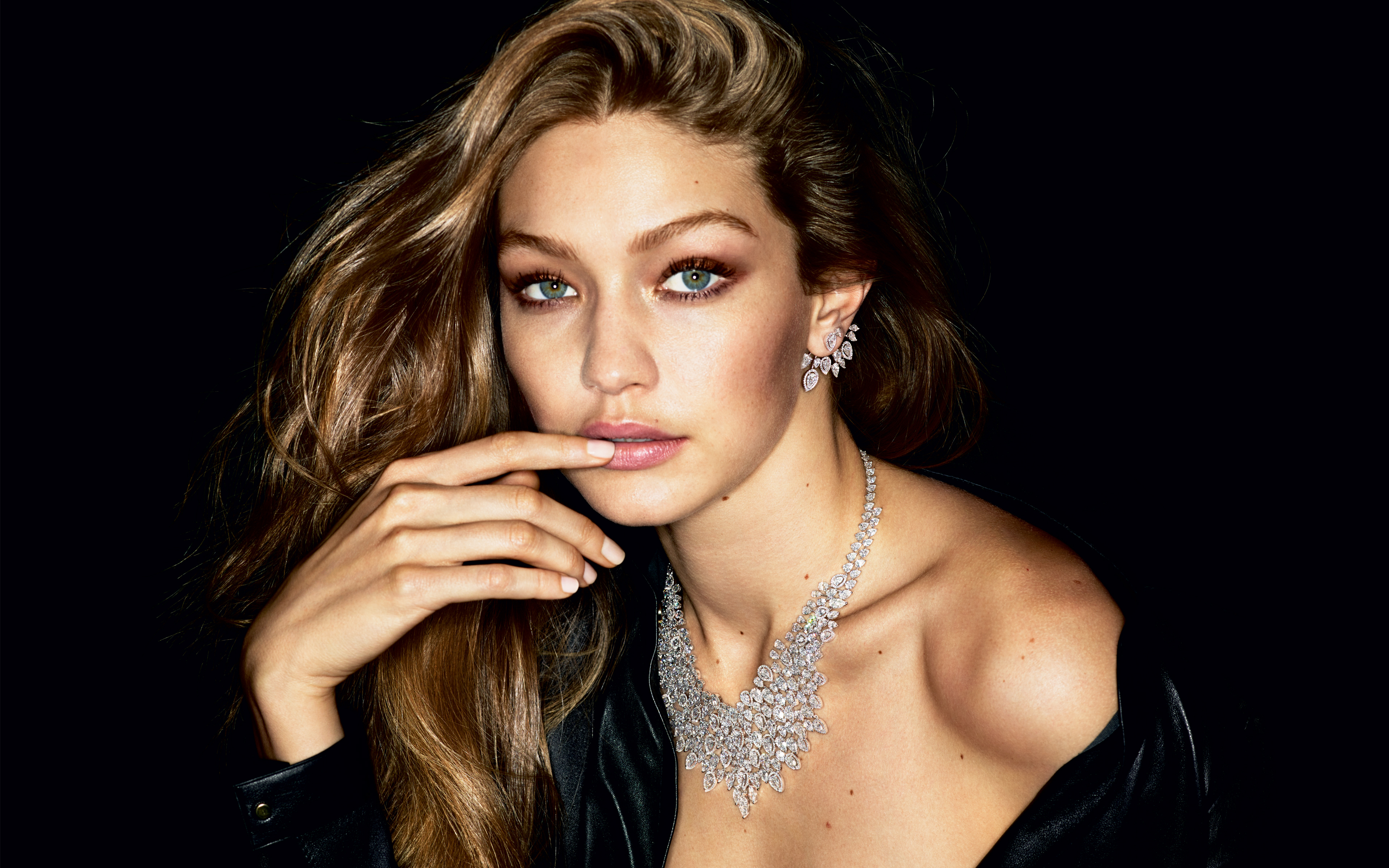 Gigi Hadid 4k 8k Wallpapers - Gigi Hadid Beautiful 2018 - HD Wallpaper 