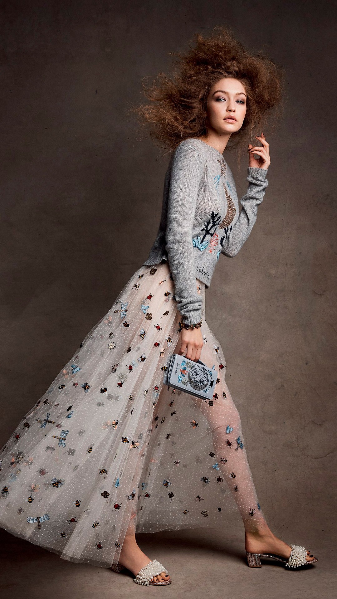 Gigi Hadid Photoshoots 2017 - HD Wallpaper 