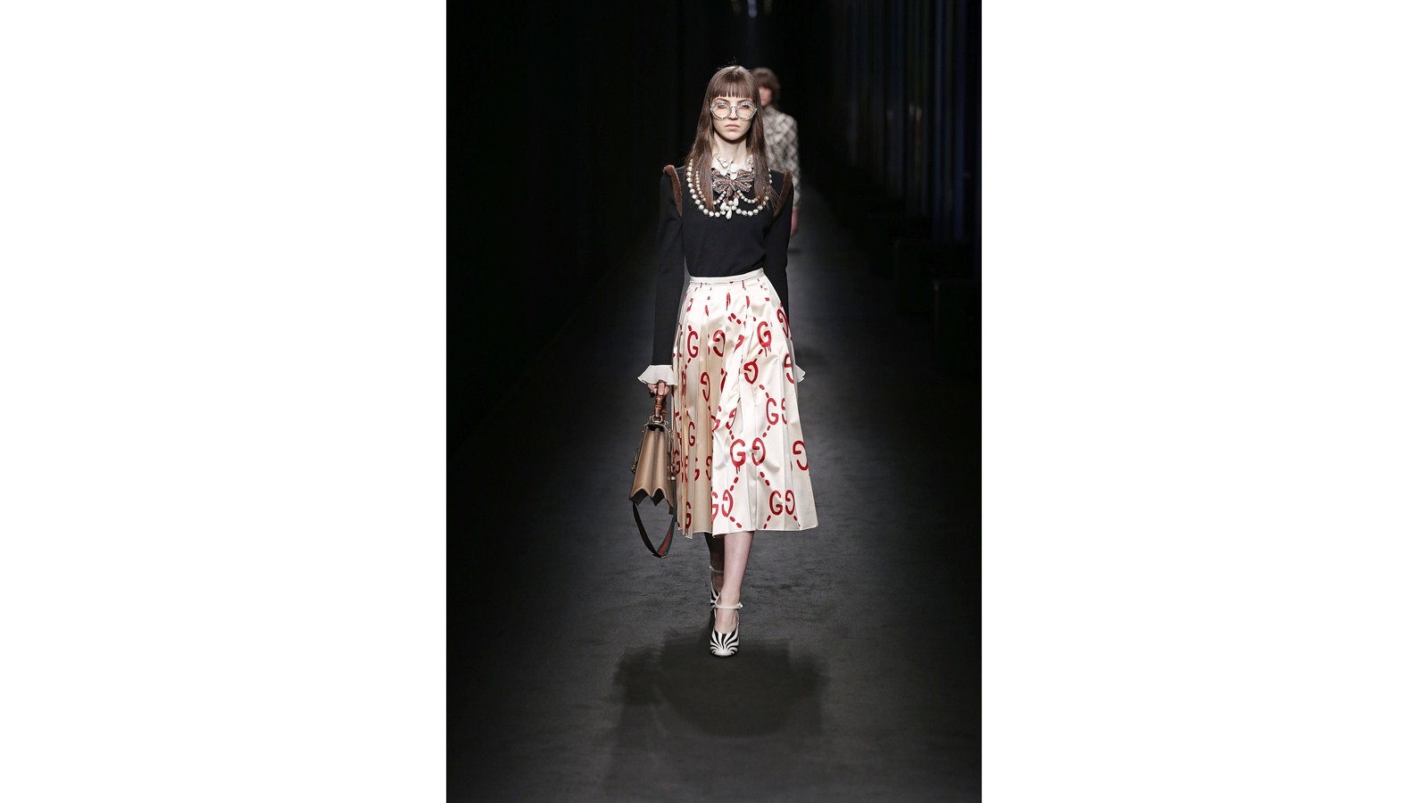 Skirt - HD Wallpaper 