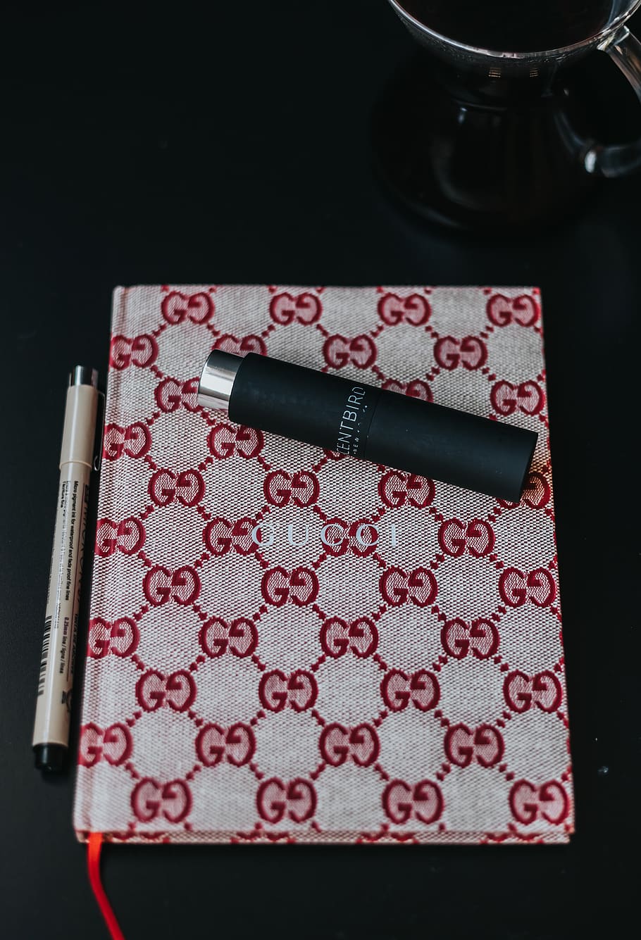 Red And Gray Gucci Planner, File Binder, Pen, Text, - Handbag - HD Wallpaper 