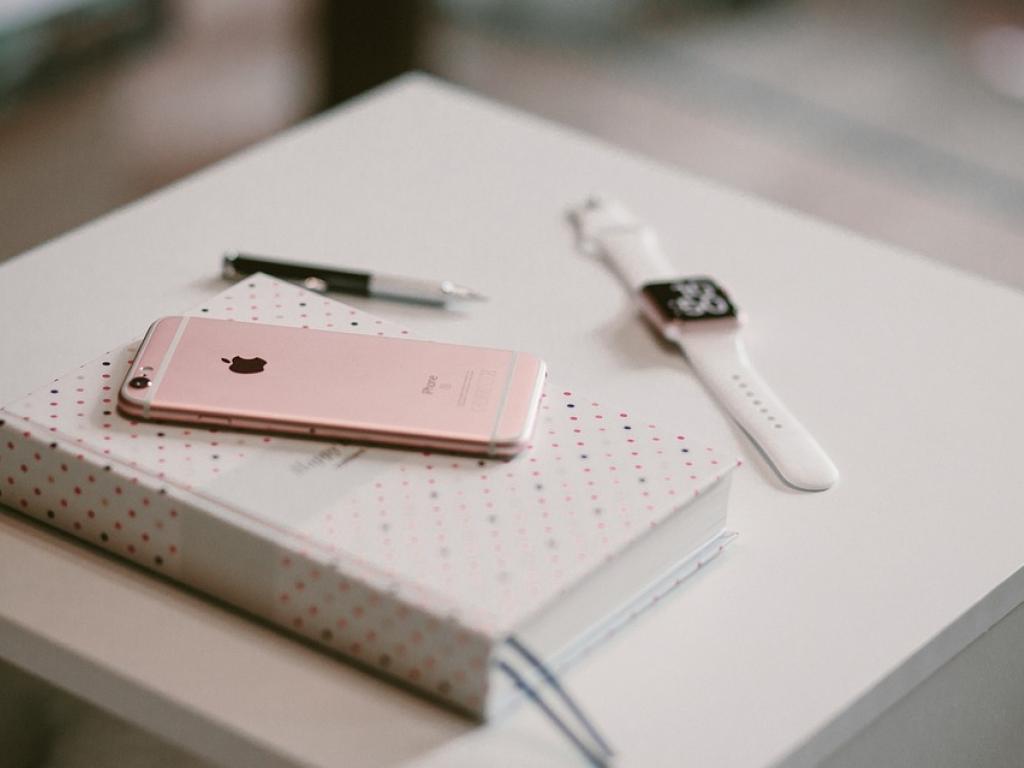 Iphone - HD Wallpaper 