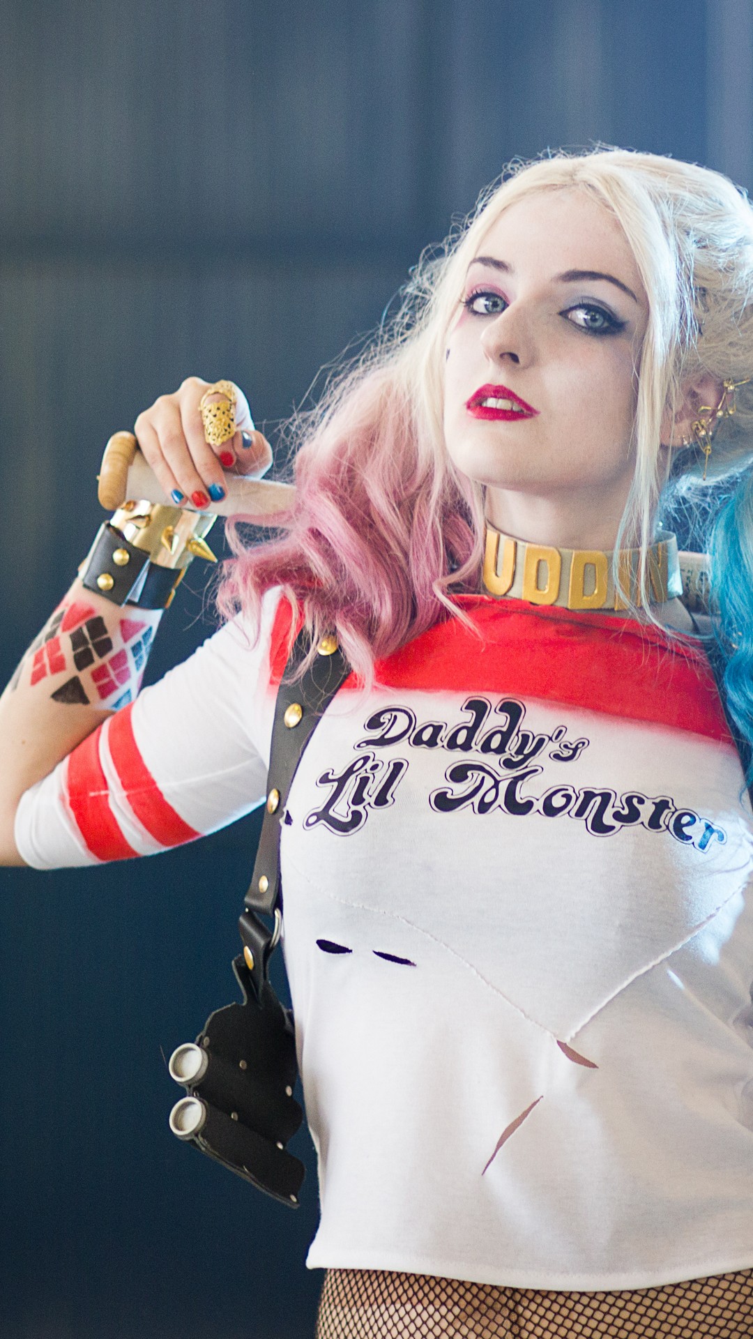 Harley Quinn Makeup Android Wallpaper With Image Resolution - Harley Quinn Holding Bat - HD Wallpaper 