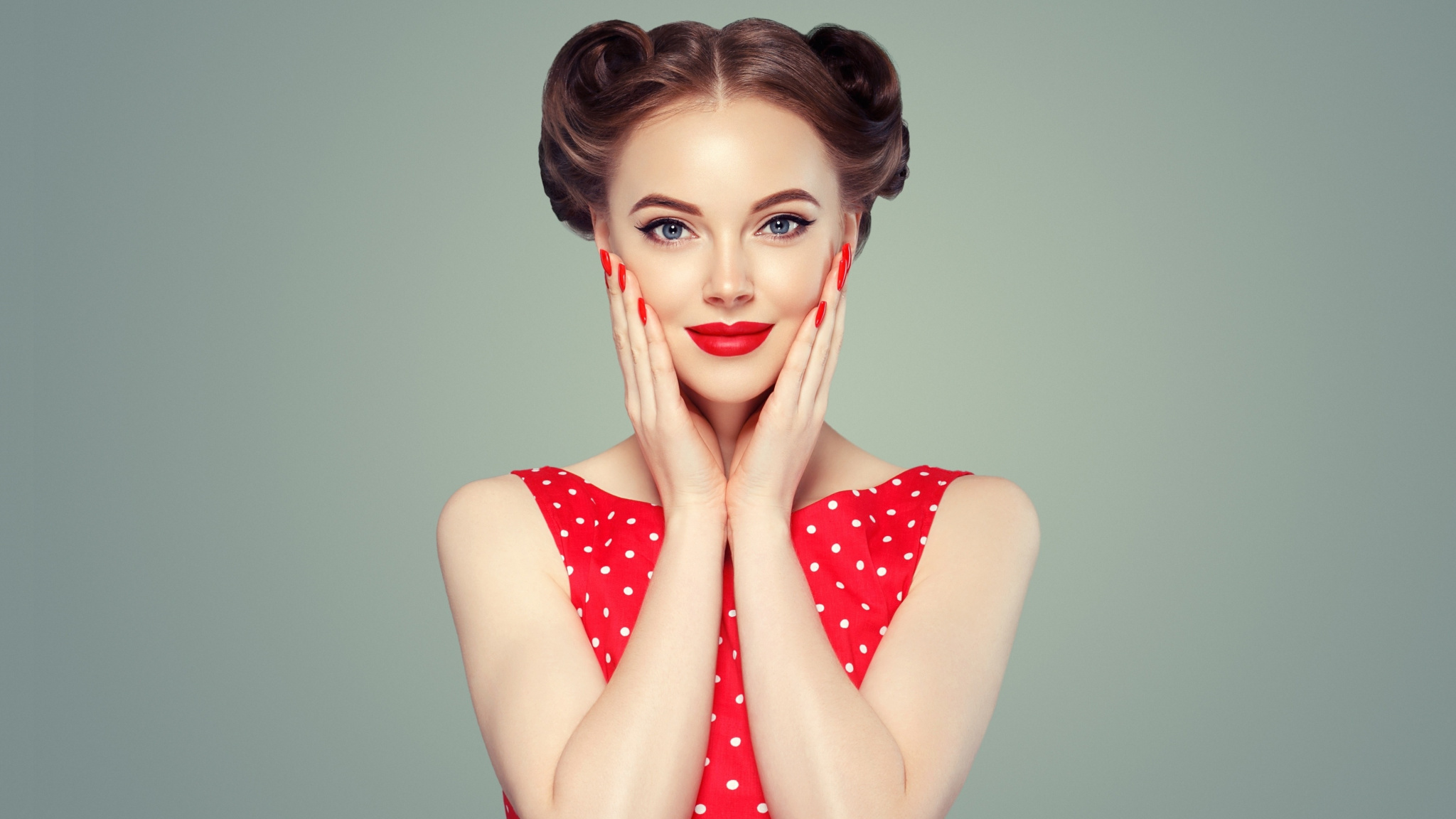 Red Lips, Makeup, Smile, Woman Model, Wallpaper - Pin Up Modern Looks - HD Wallpaper 