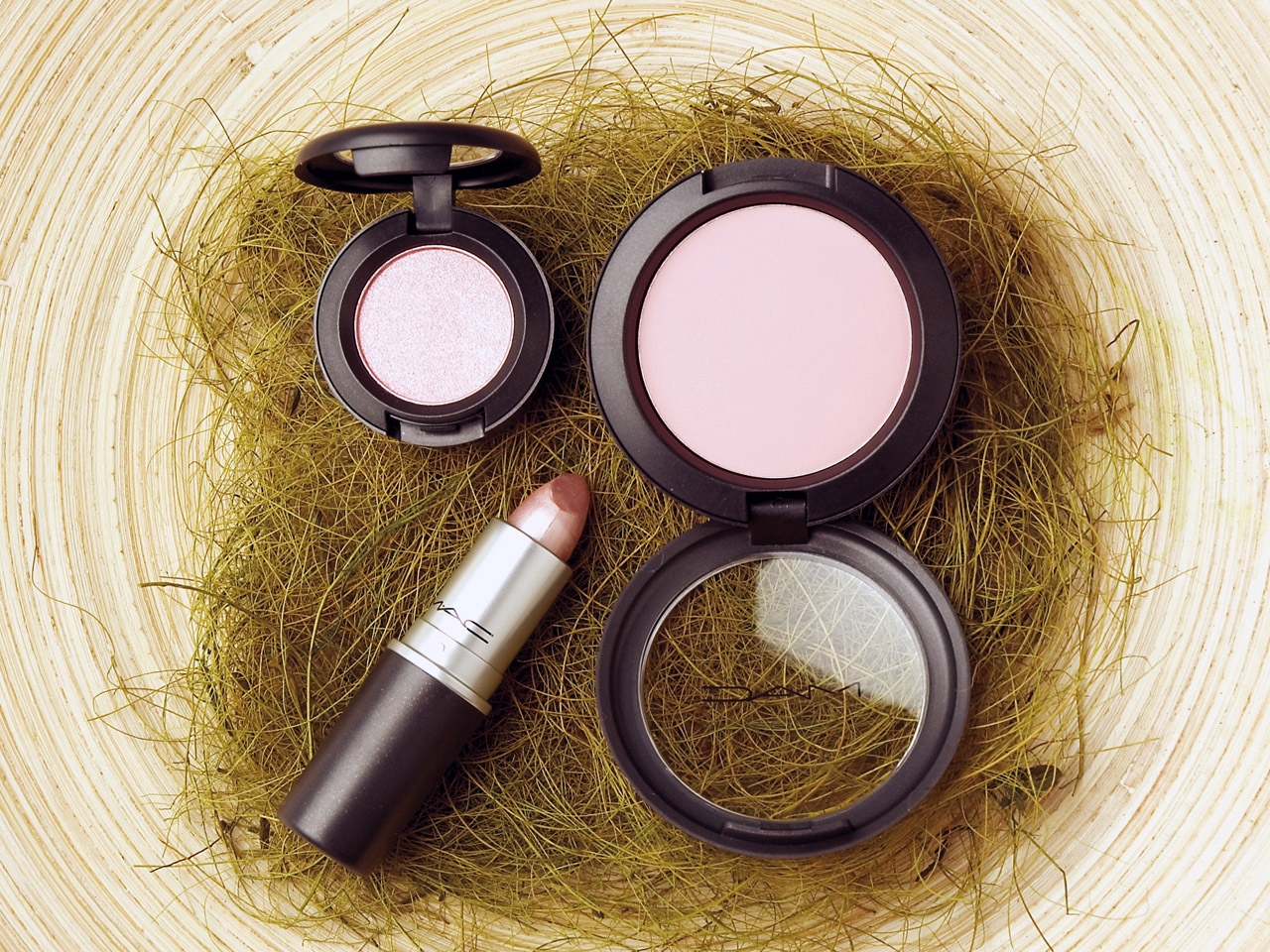 Wallpaper Makeup, Blush, Lipstick, Face - Mac Makeup - HD Wallpaper 