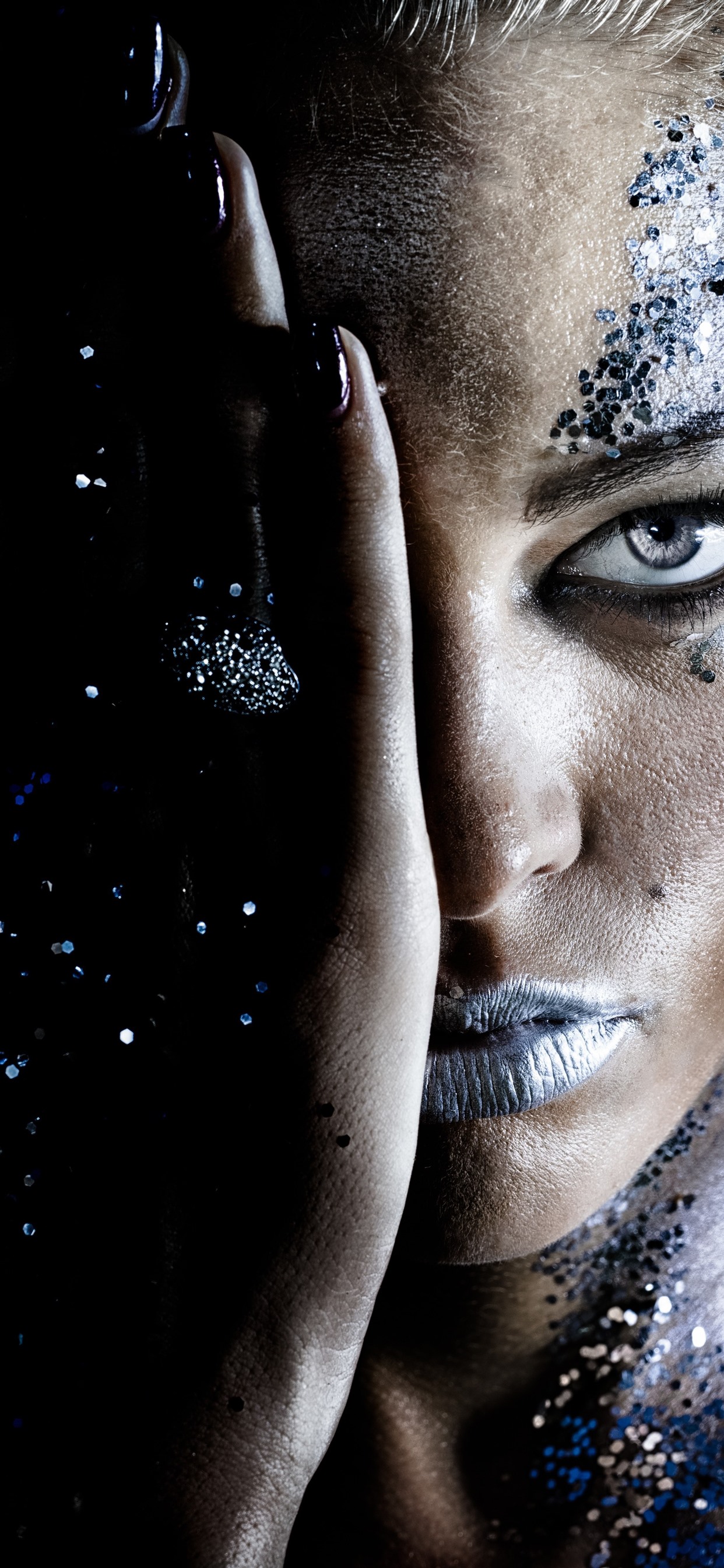 Iphone Wallpaper Girl, Makeup, Half Of Face, Hand, - Iphone Wallpaper Girl Half Face - HD Wallpaper 