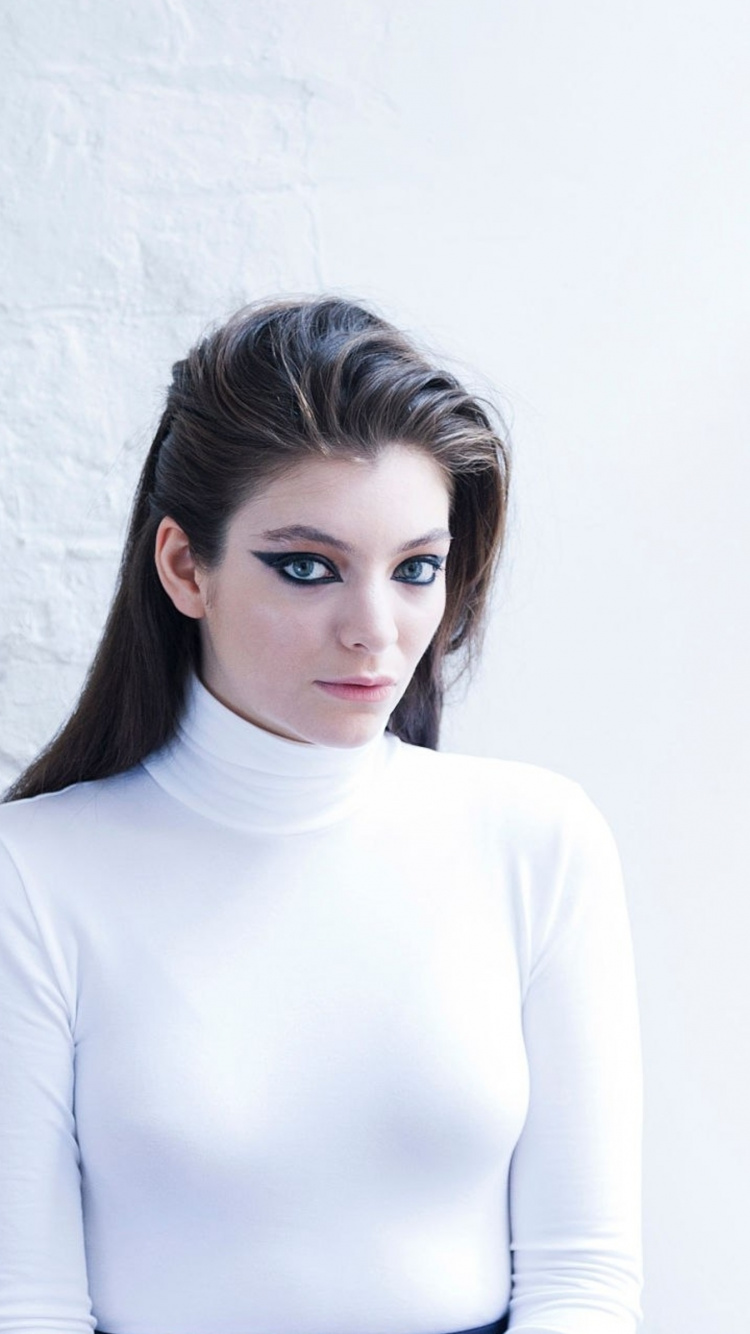 Beautiful, White Top, Makeup, Lorde, Wallpaper - Lorde - HD Wallpaper 