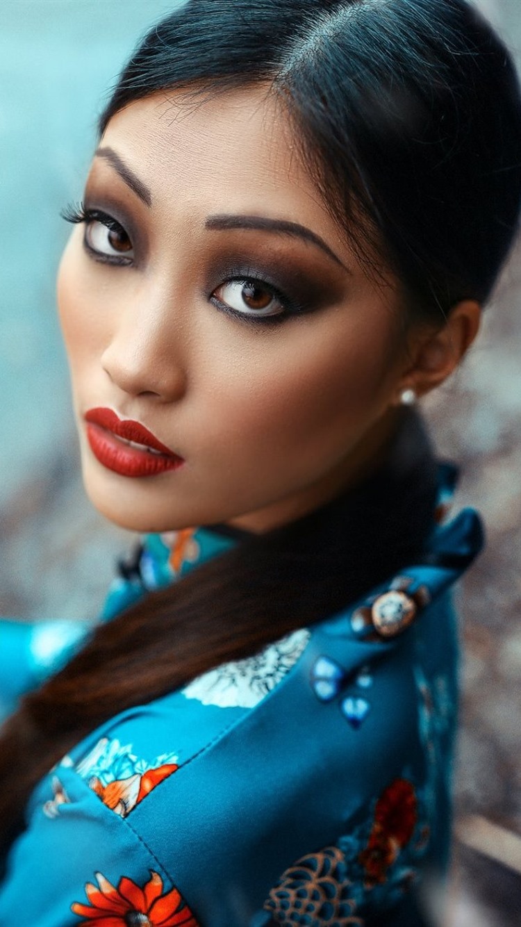 Iphone Wallpaper Chinese Girl Look Back, Makeup - Chinese Look Make Up - HD Wallpaper 