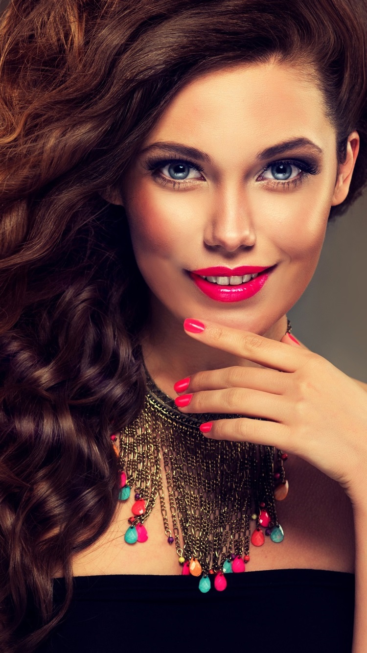 Iphone Wallpaper Smile Fashion Girl, Curly Hair, Makeup - Long Nails Models And Beauty - HD Wallpaper 