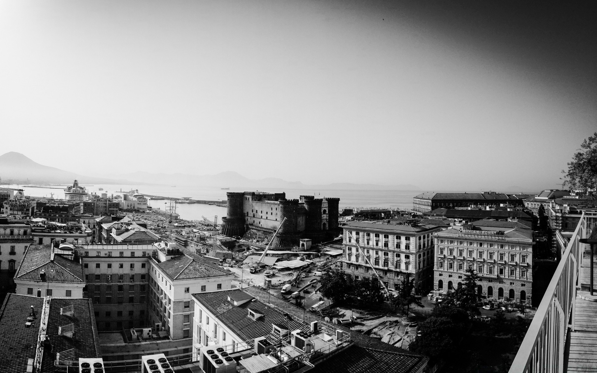 Black And White City Architecture Travel Skyline Cityscape - Napoli Wallpaper Hd - HD Wallpaper 