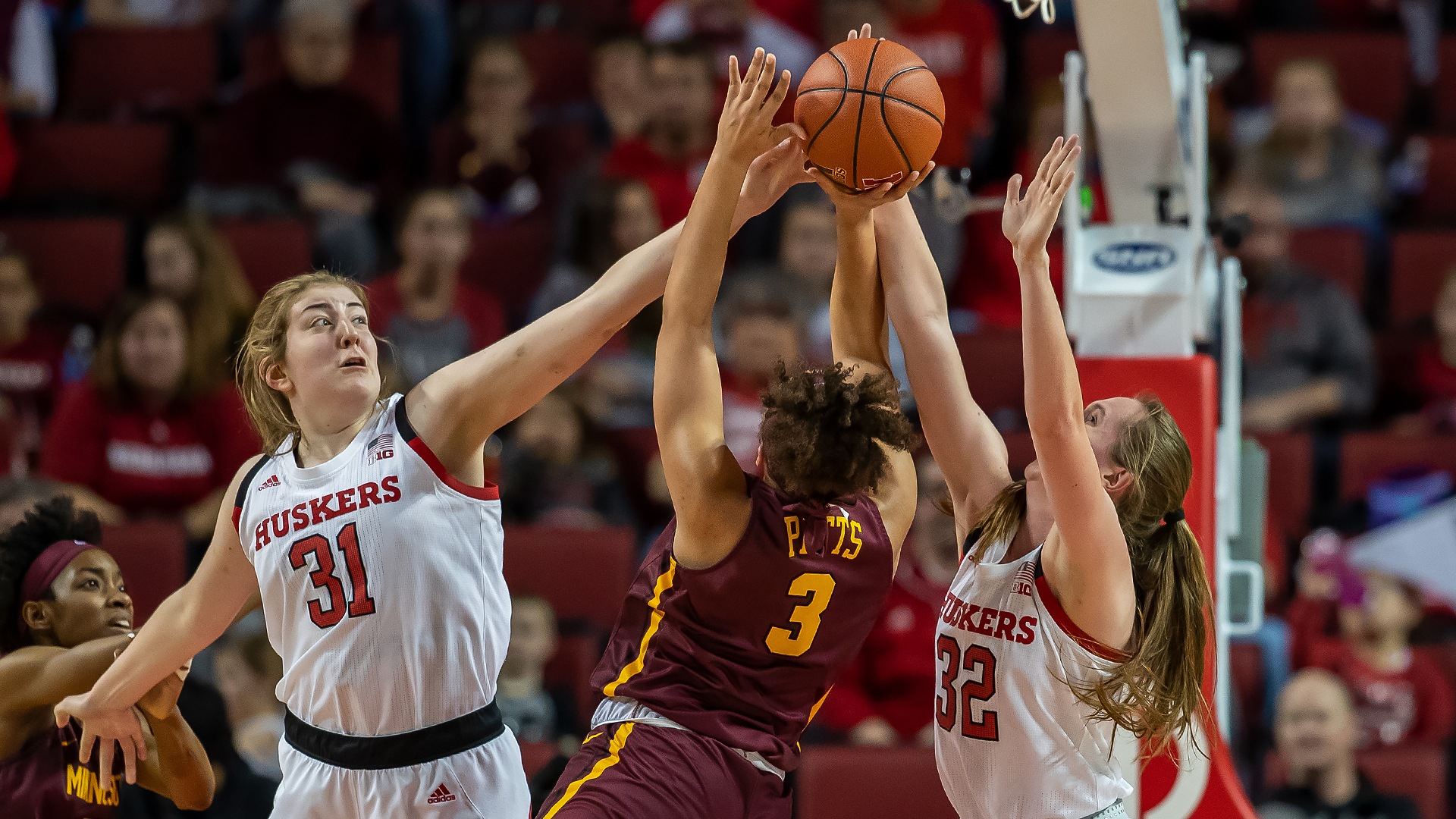 Husker Women Look To Keep Rolling Against Wisconsin - Block Basketball - HD Wallpaper 