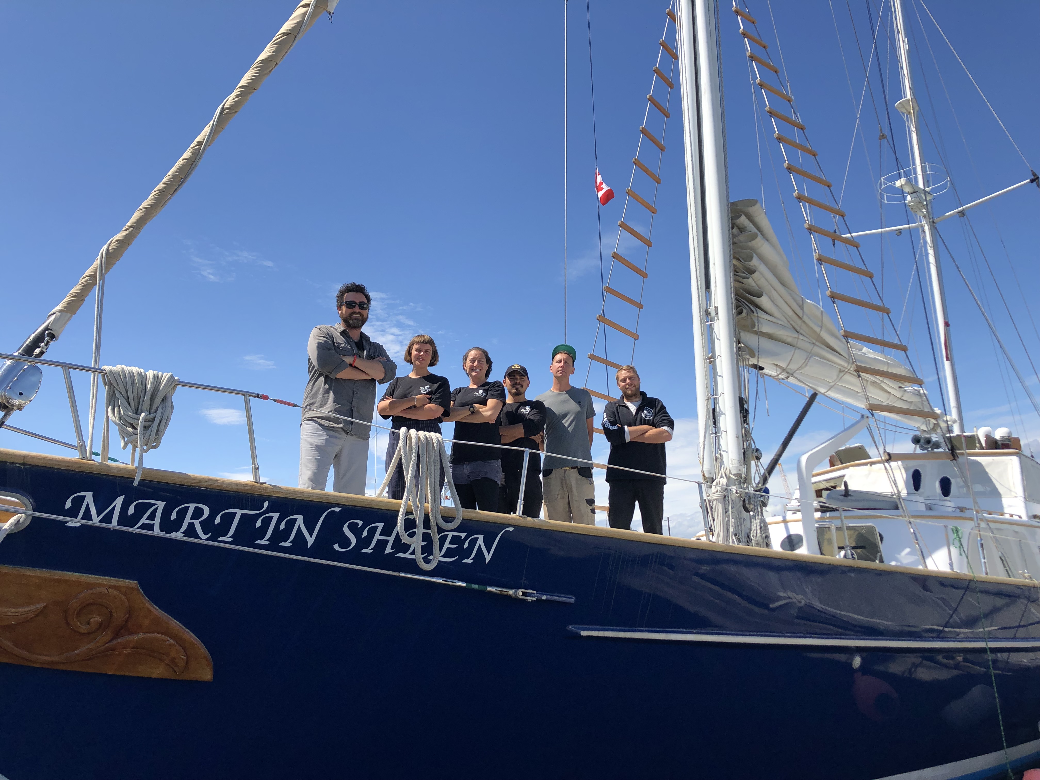 Pamila Abderson Sail Boat - HD Wallpaper 