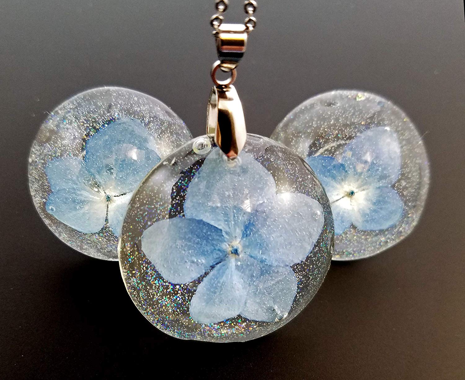 Locket - HD Wallpaper 