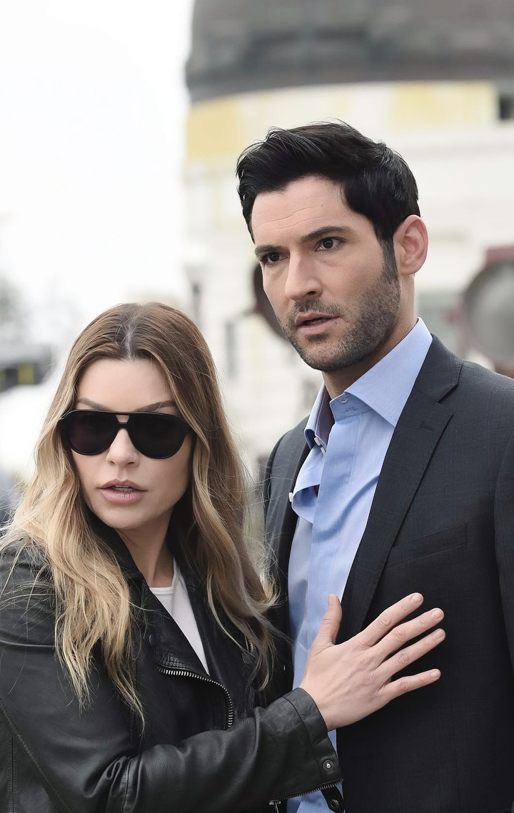 Chloe And Lucifer - HD Wallpaper 