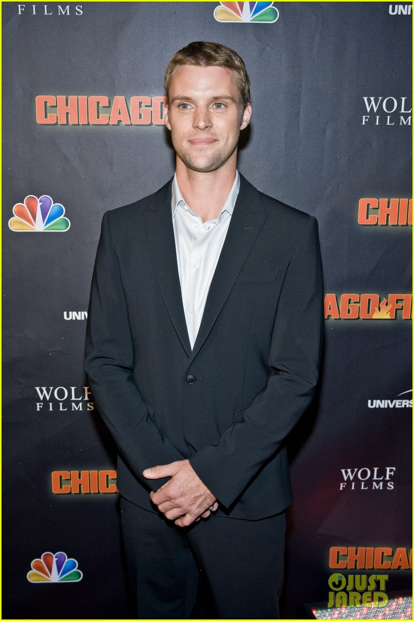 Taylor Kinney Jesse Spencer Chicago Fire Premiere - Gentleman - HD Wallpaper 