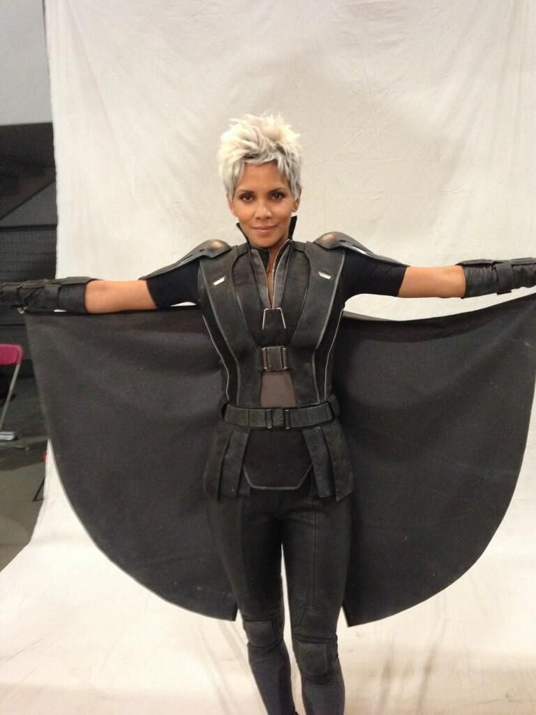 Halle Berry As Storm Costume - HD Wallpaper 