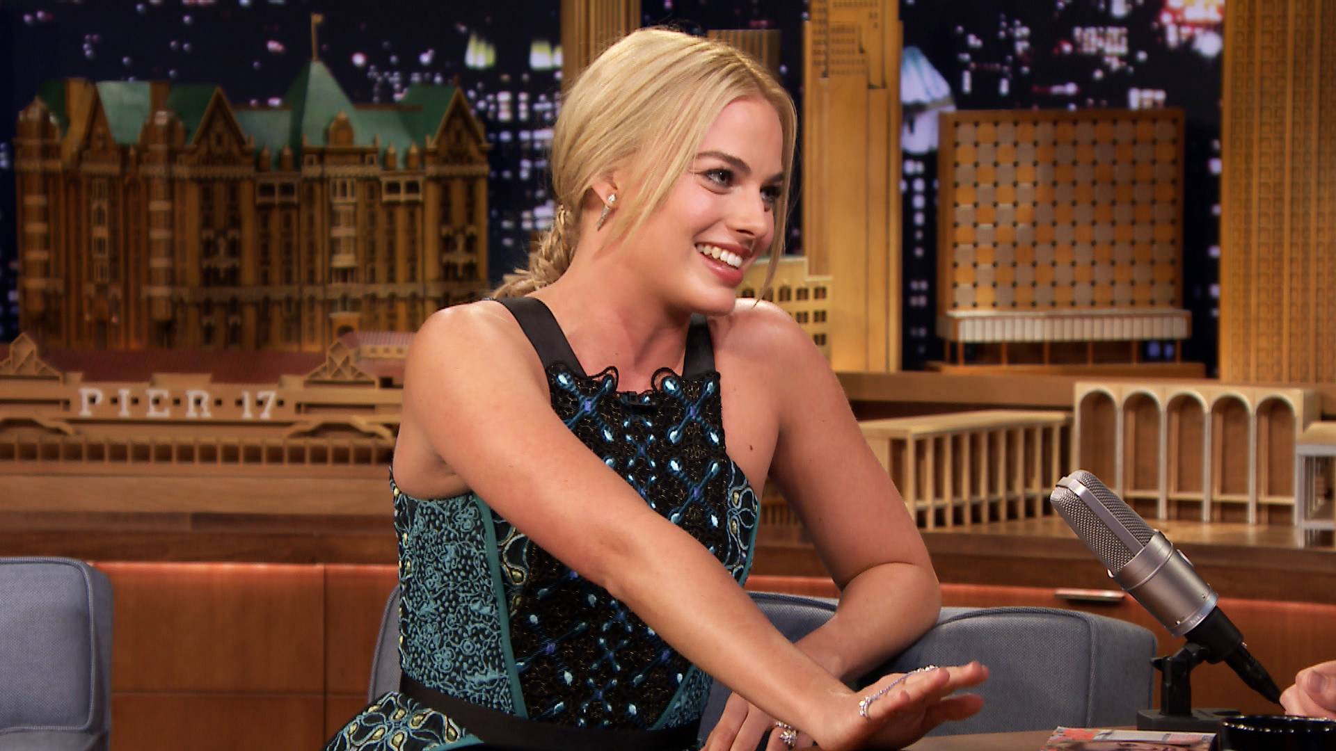 Dana Carvey Louis Ck - HD Wallpaper 