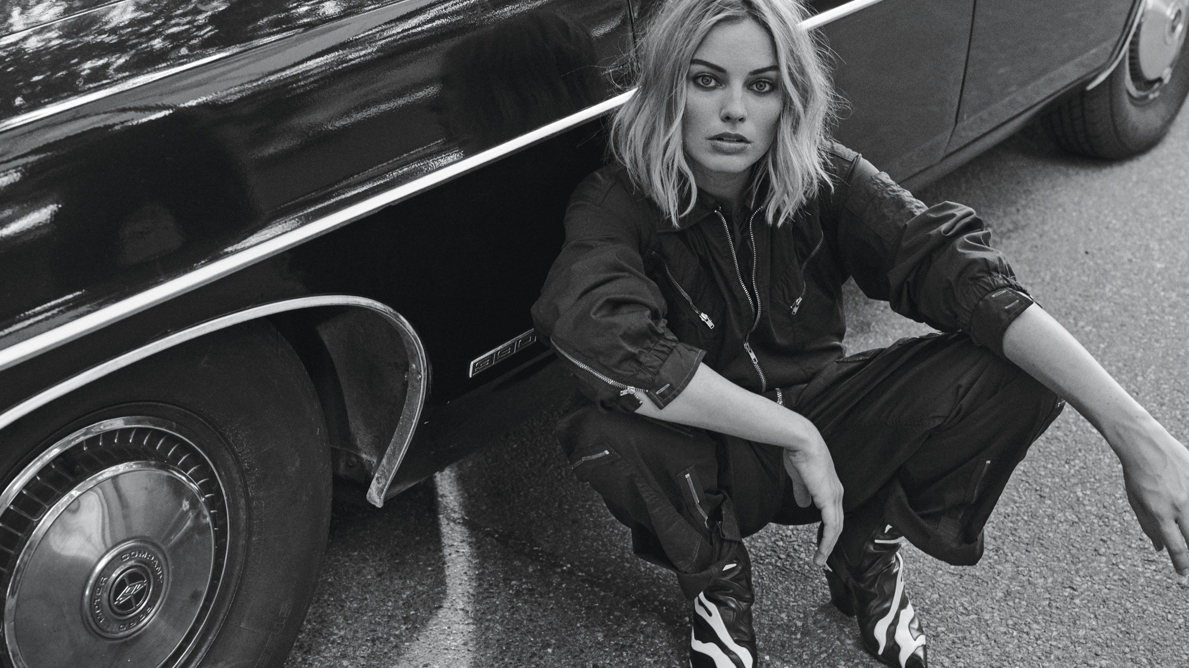 Margot Robbie Monochrome 2018 4k - Margot Robbie W Magazine 2017 - HD Wallpaper 
