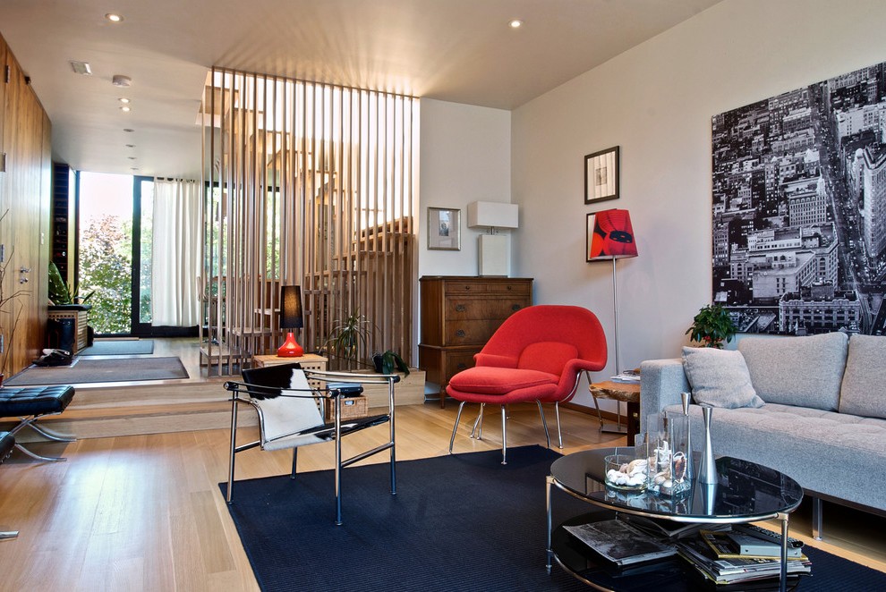 Bamboo Room Divider Living Traditional With White Sofa - Living Room - HD Wallpaper 