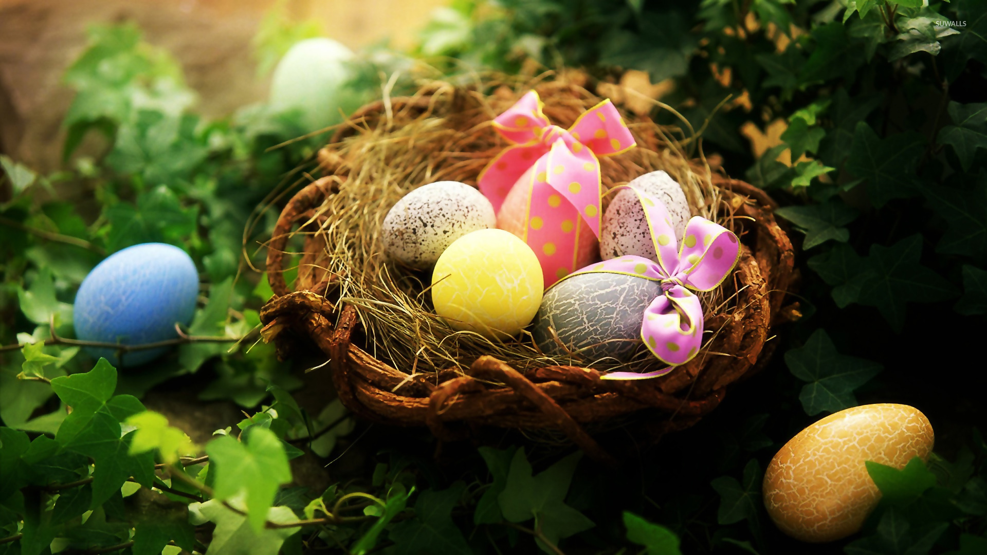 Easter Eggs In A Basket - HD Wallpaper 