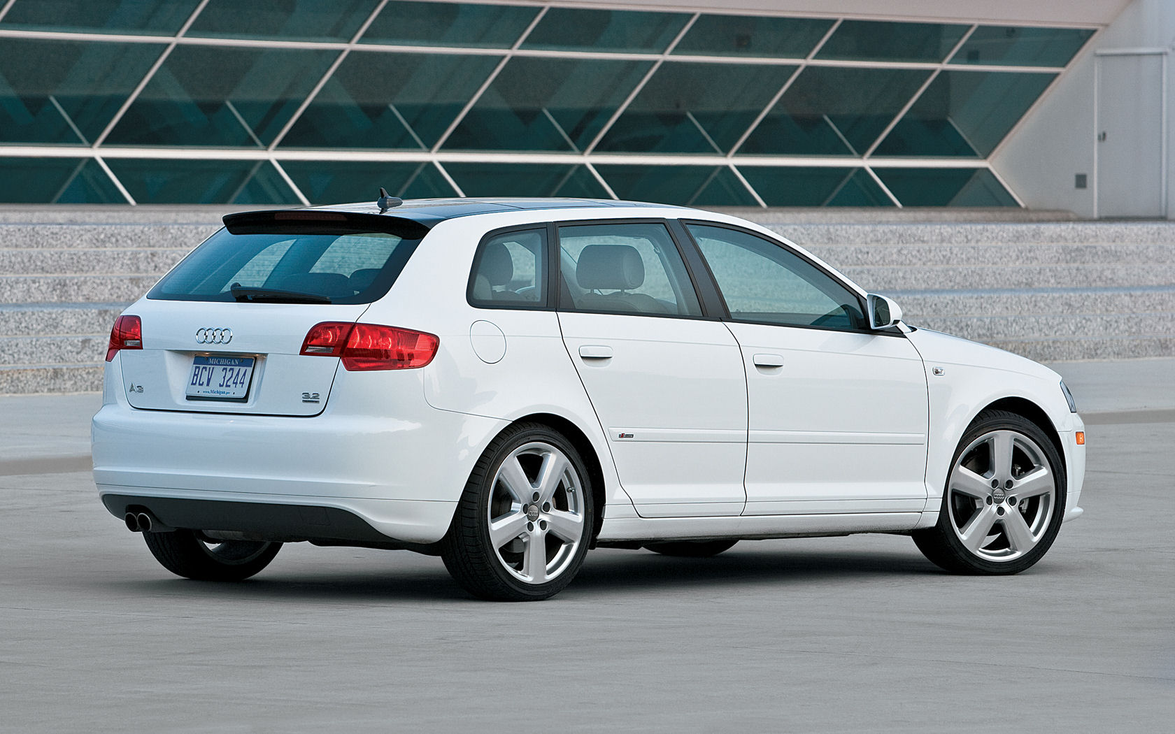 Audi A3 Desktop Wallpaper - Seat Leon St 2014 - HD Wallpaper 