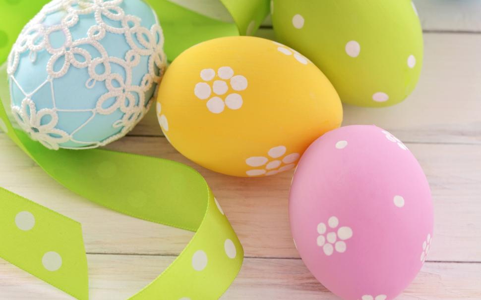 Bright Easter Eggs Wallpaper,eggs Hd Wallpaper,colourful - Pink Blue Green Yellow Easter Eggs - HD Wallpaper 