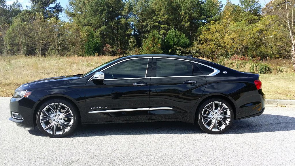 Chrysler 200 - HD Wallpaper 