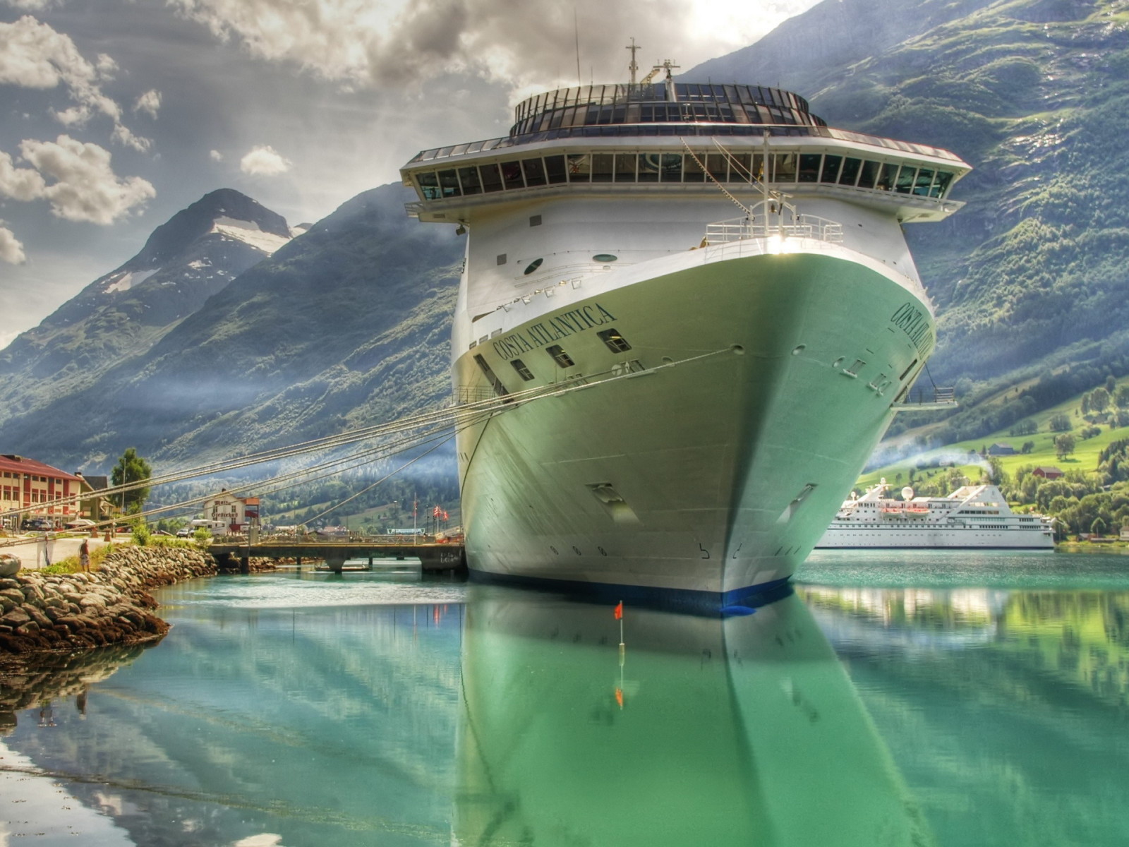 Cruise Ship Hd Wallpapers - Windows 10 Ship Background - HD Wallpaper 