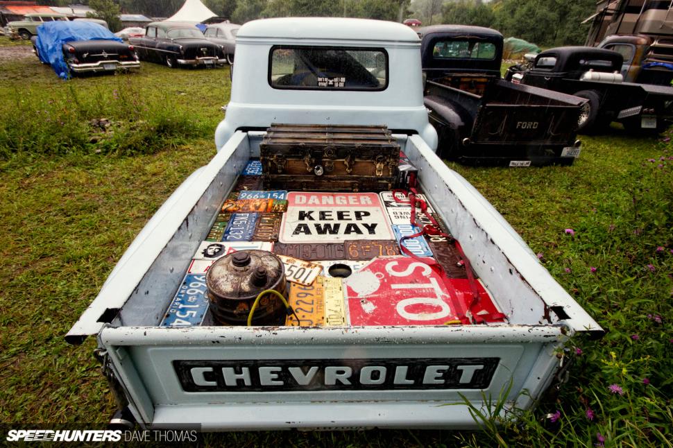 Truck Classic Car Classic Chevrolet Slammed Hd Wallpaper,cars - Speedhunters - HD Wallpaper 