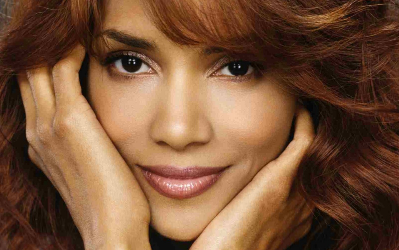Halle Berry Face Wallpapers - Halle Berry High Resolution - HD Wallpaper 