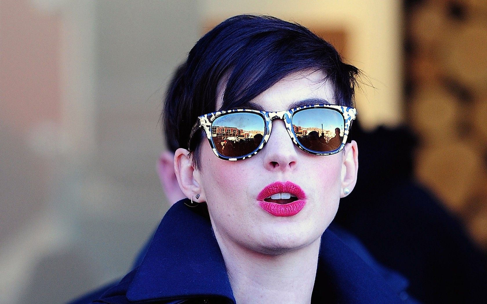 Sunglasses Romen Anne Hathaway - HD Wallpaper 