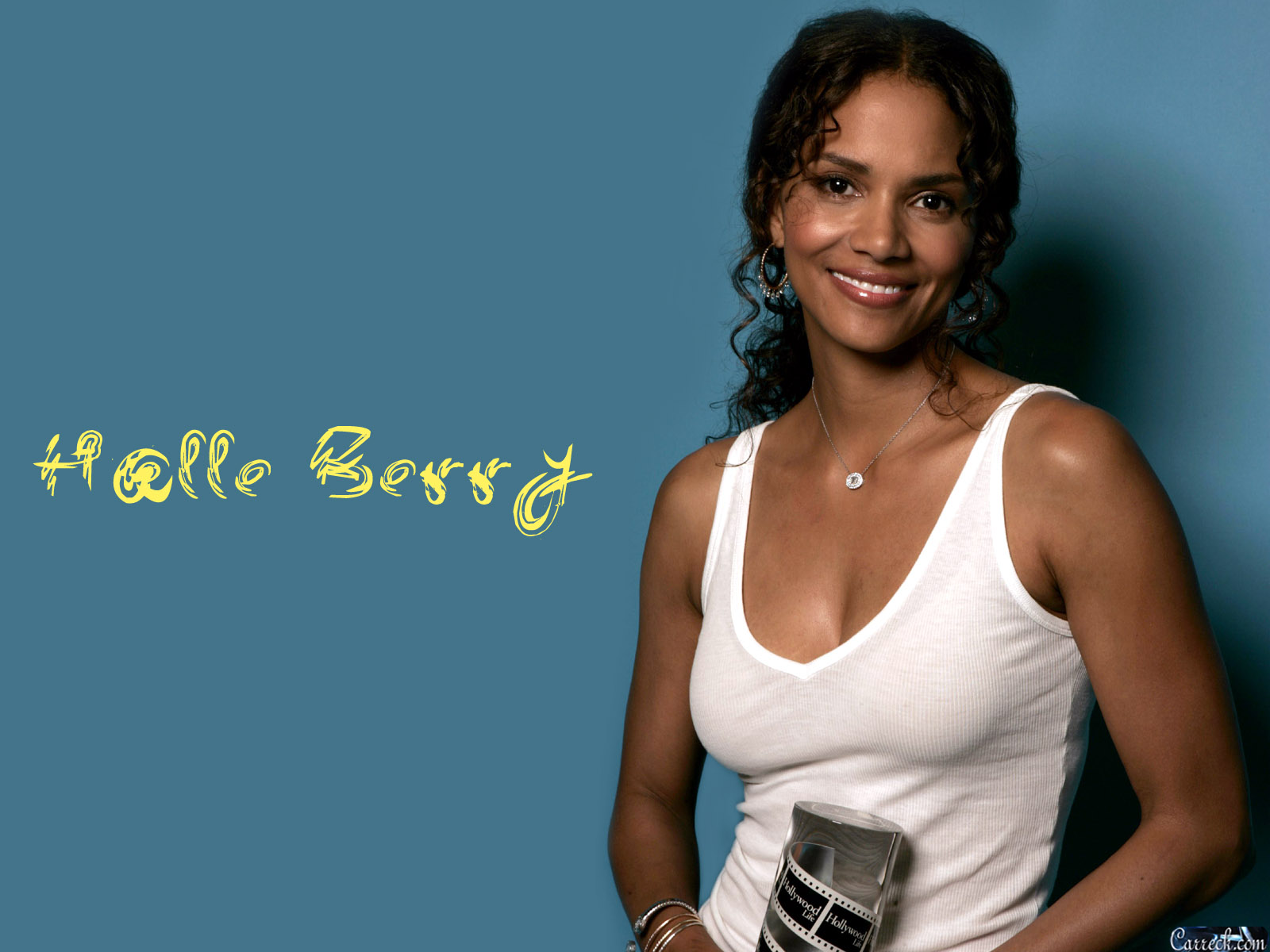 Halle Berry No Bra Club - HD Wallpaper 