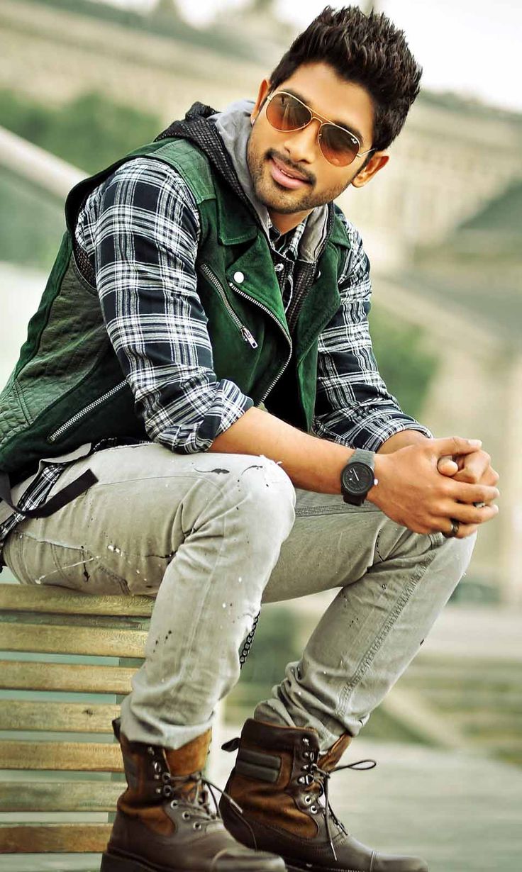 Hero Wallpaper Hd Download - Allu Arjun South Actor - HD Wallpaper 