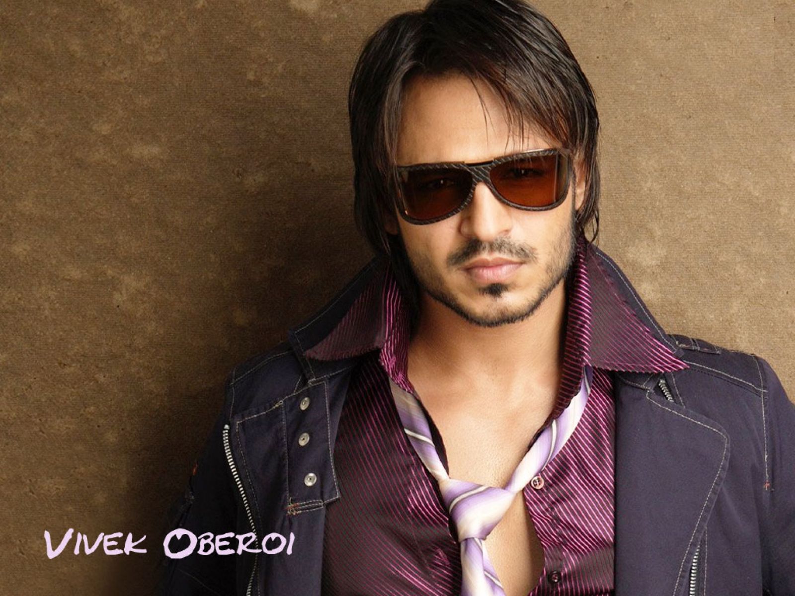 Vivek Oberoi 1 Wallpaper - Vivek Oberoi Hd - 1600x1200 Wallpaper