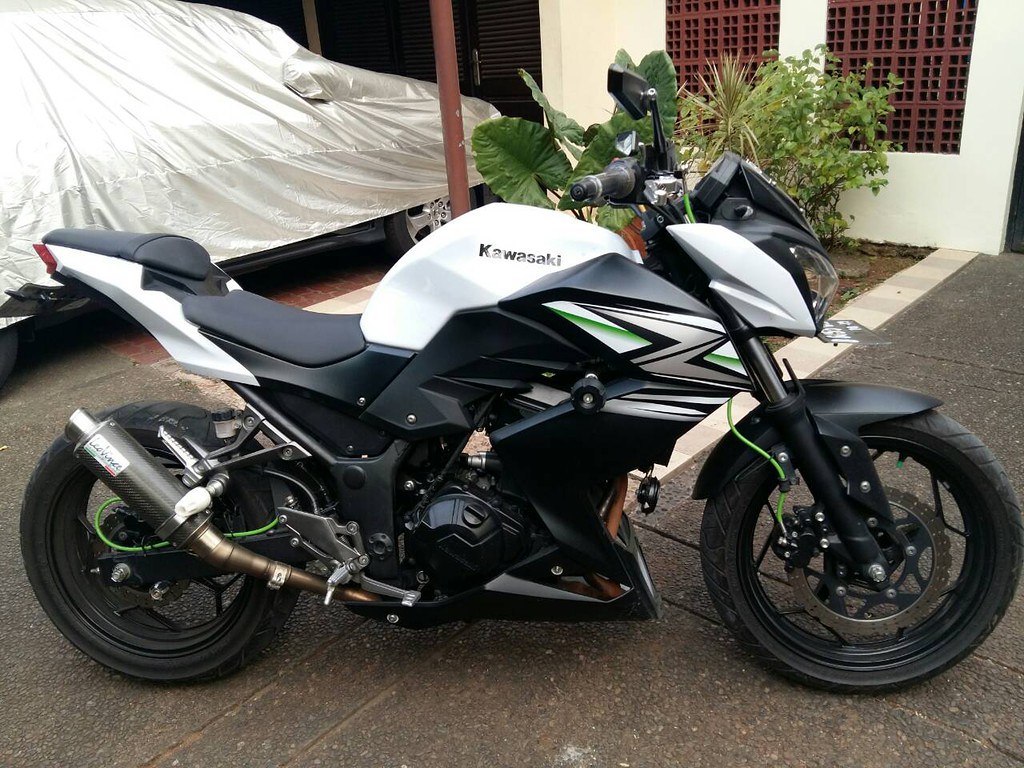 Modifikasi Kawasaki Z250 Putih