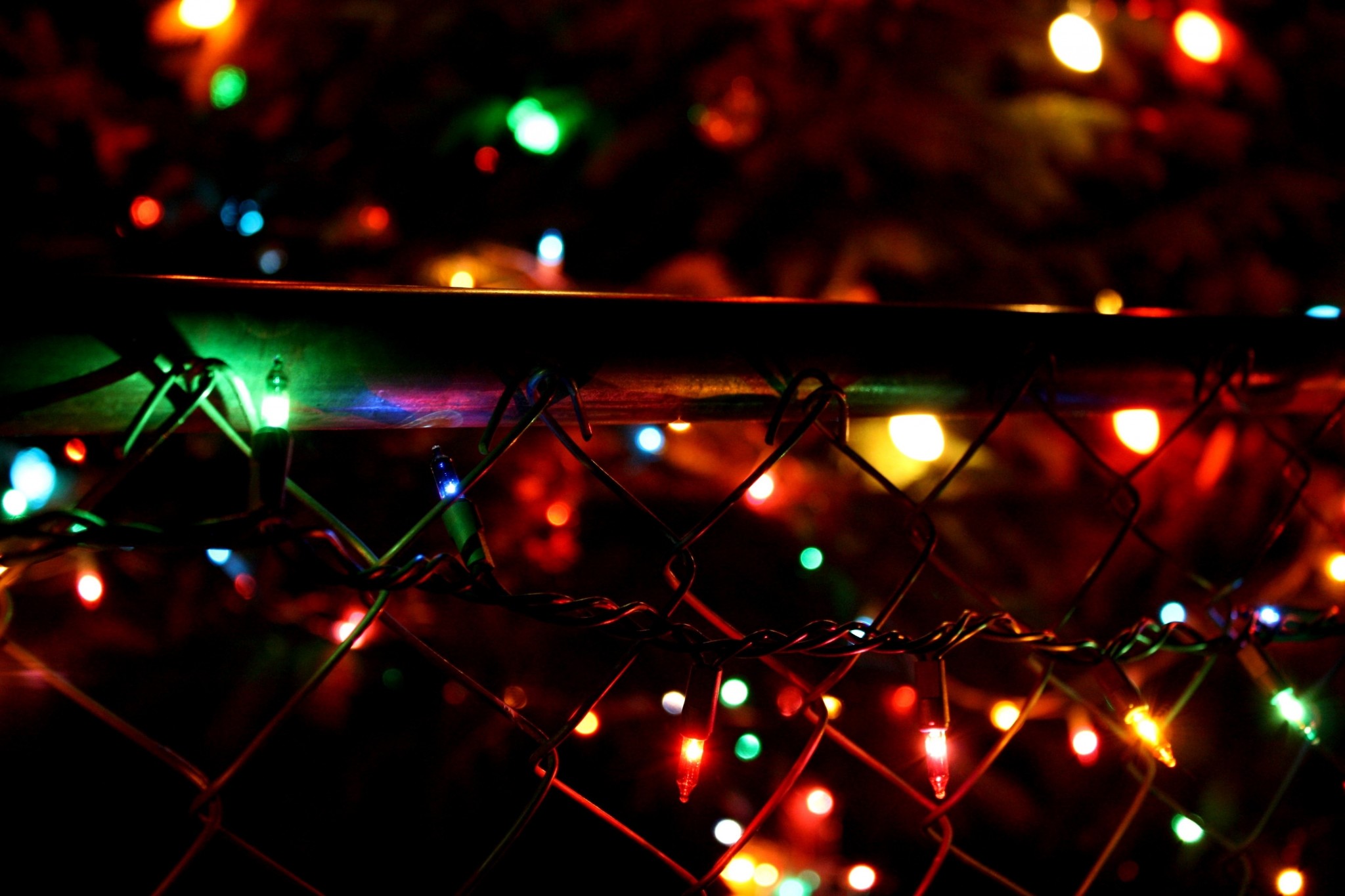 Christmas Desktop Wallpaper Hd Wallpapers 
 Data Src - Chain Link Fence Christmas Decorations - HD Wallpaper 