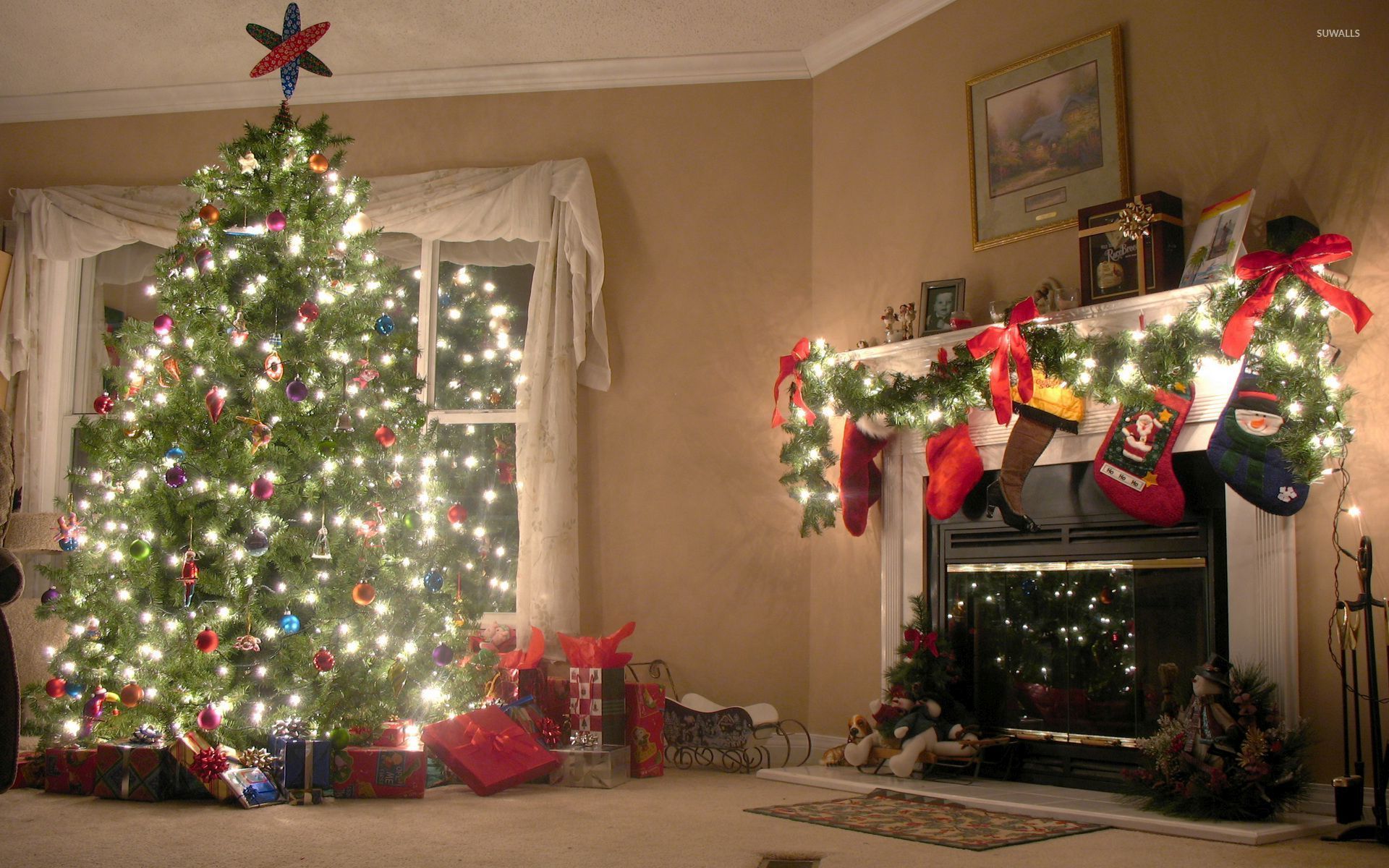 Bright White Christmas Tree Lights - HD Wallpaper 